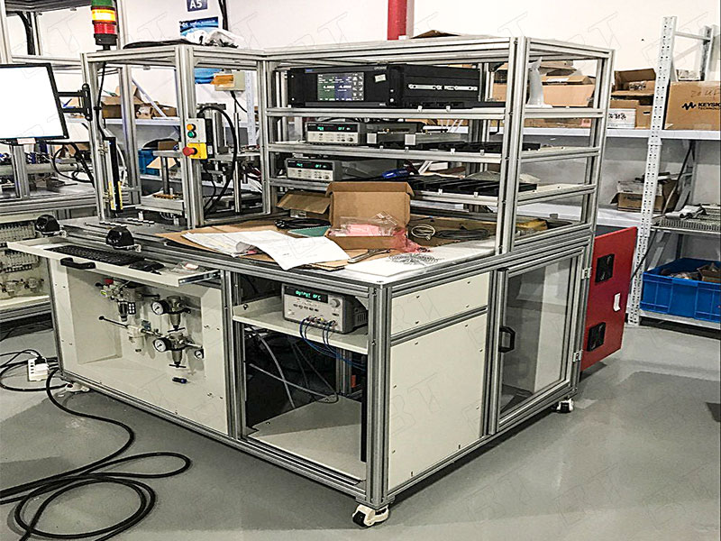 多功能工作臺(tái)